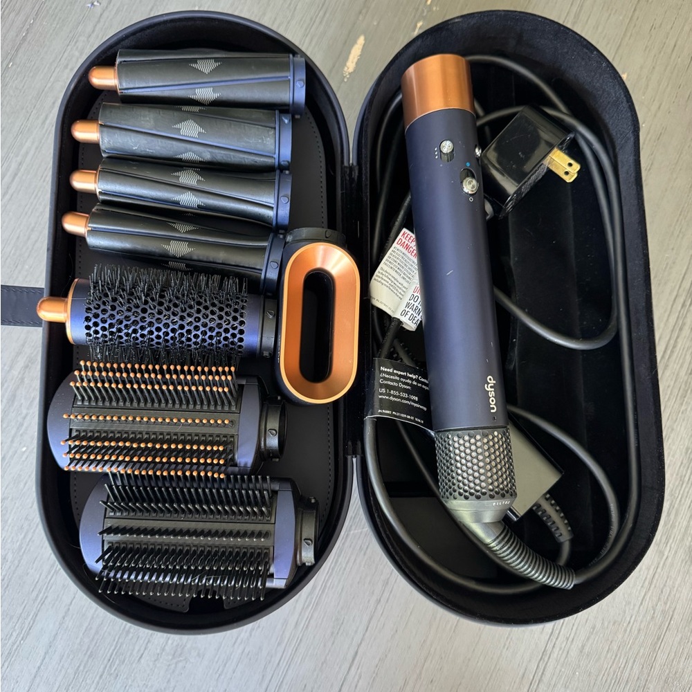 Dyson Airwrap Styling Set with Attachments in Blue/Copper